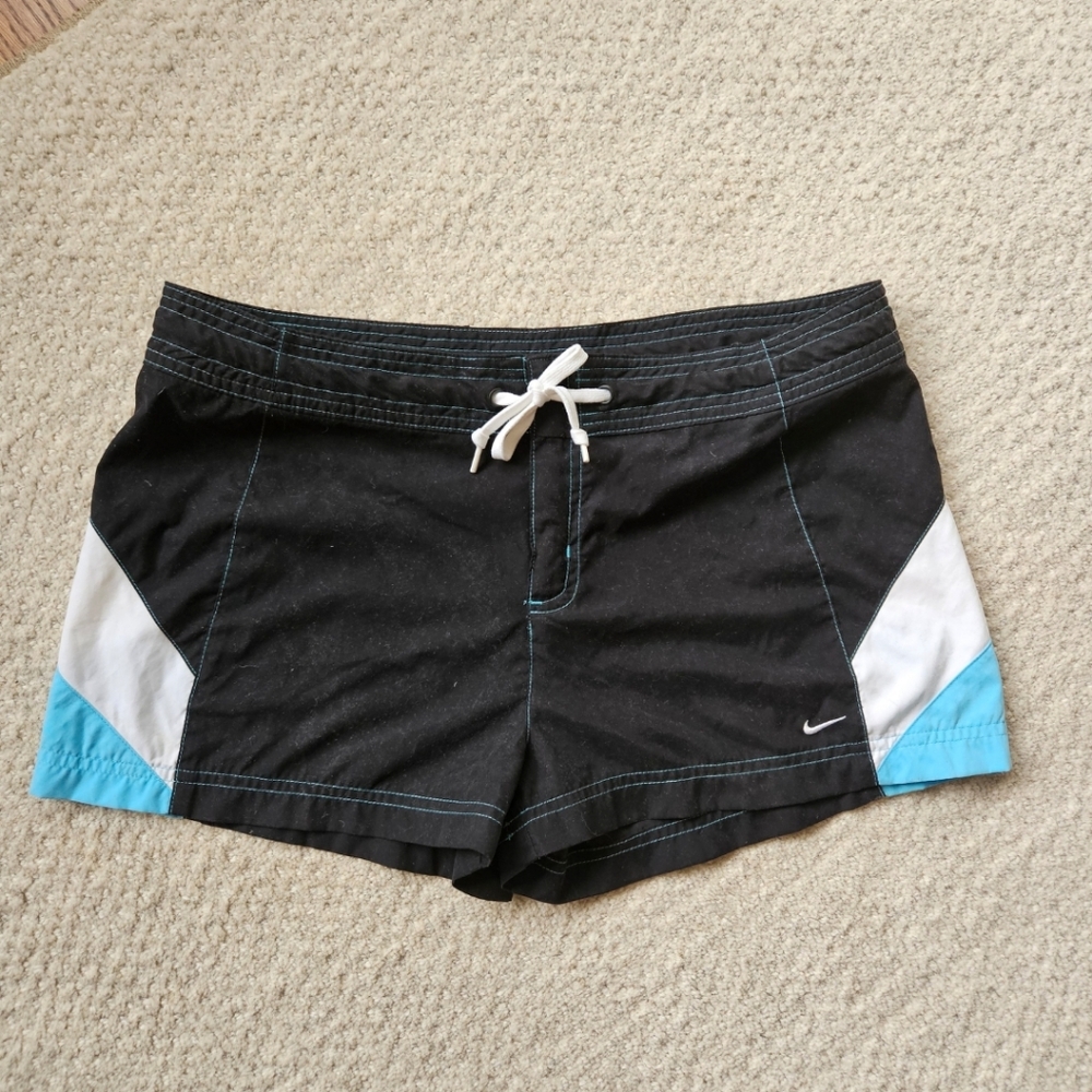 NIKE Swim shorts color block- size medium